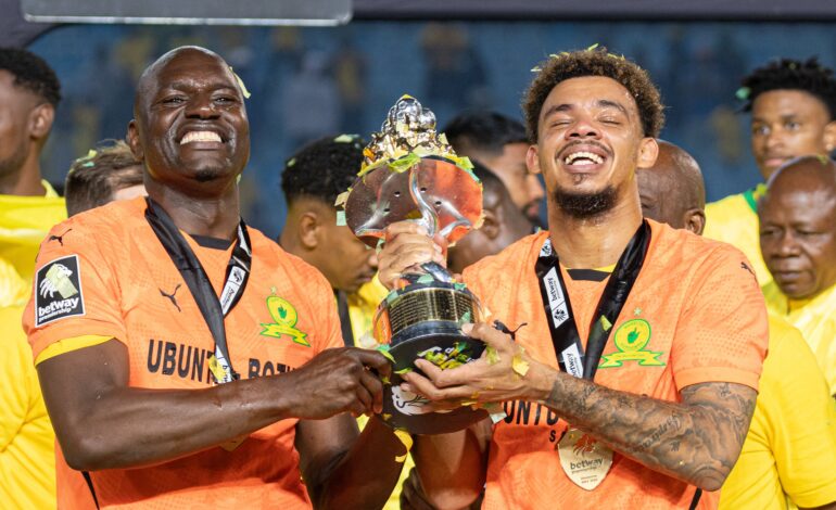 Denis Onyango and Ronwen Williams