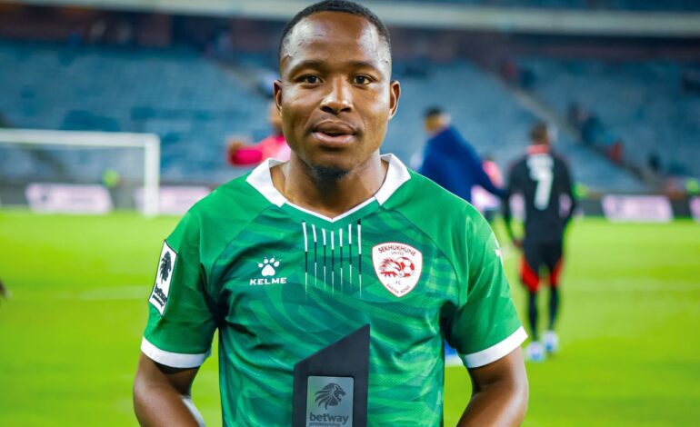 Keletso Makgalwa with man of the match e1747927898961