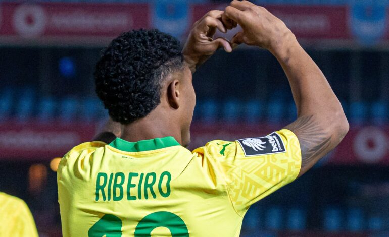 Lucas Ribeiro Costa against TS Galaxy