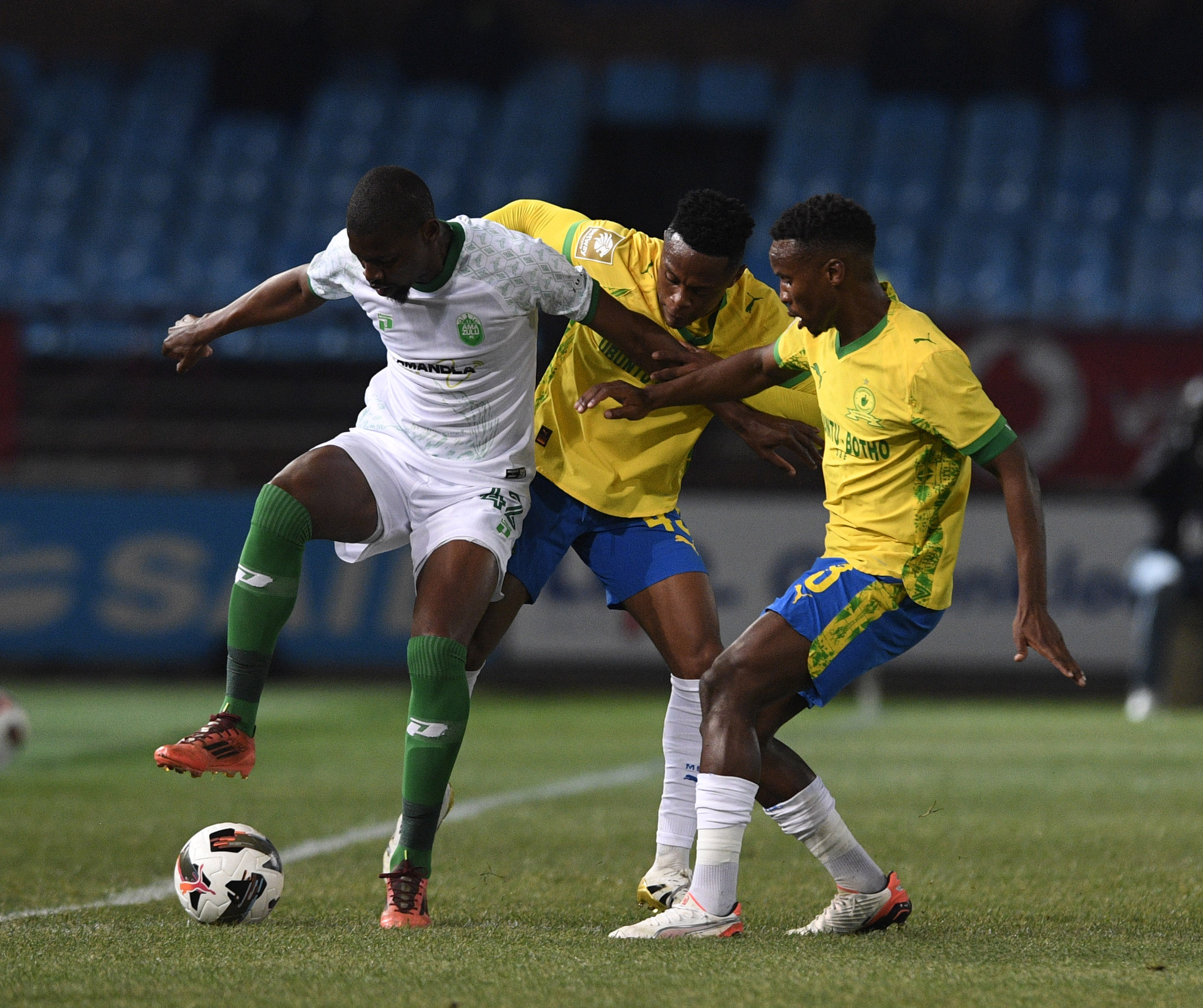 Sandile Mthethwa against Sundowns