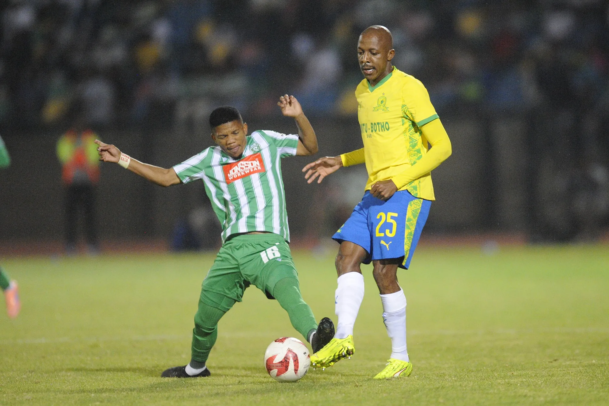 Tebogo Potsane tackling Khuliso Mudau on 3 November 2025