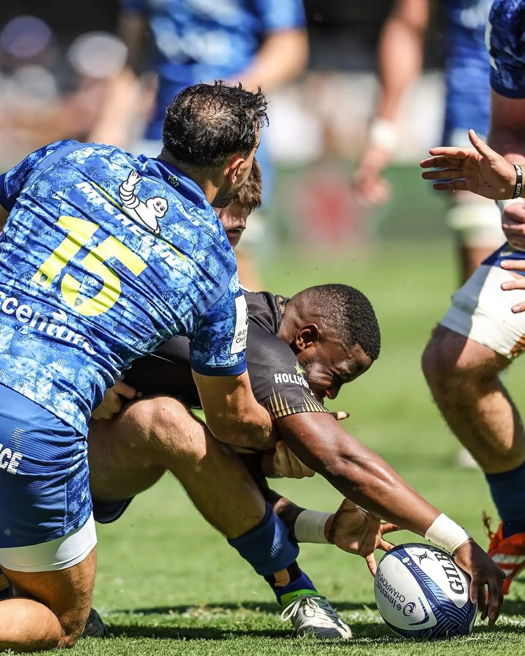 Aphelele Fassi against Clermont