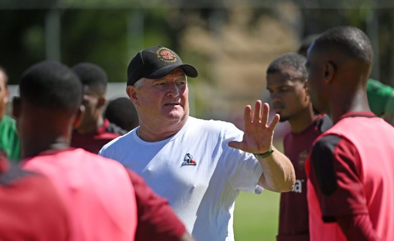 Gavin Hunt at Stellenbosch training