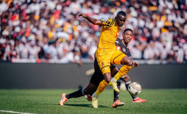 "I'm Not Messi": Why Flavio Is The New Hero Chiefs Fans Craved 1 Flavio da Silva battling with Thalente Mbatha in the Derby