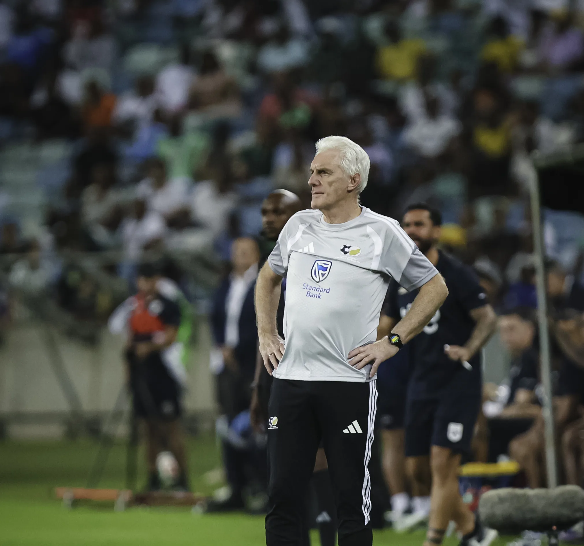 Hugo Broos on the bench against Panama