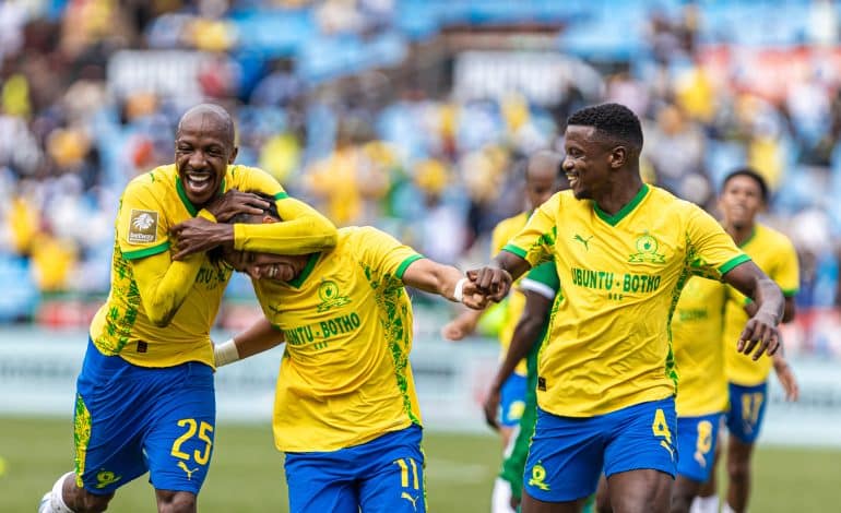 Khuliso Mudau, Allende and Mokoena celebrate