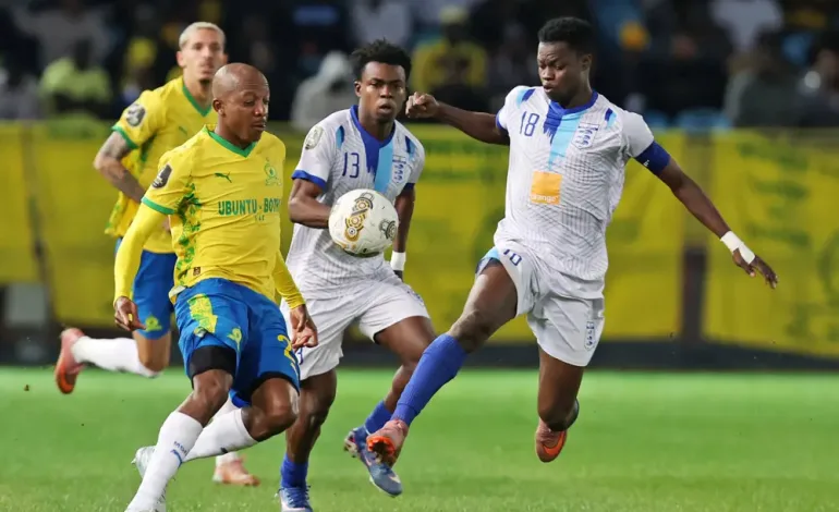 Cardoso Baffled By Lack Of Official Ball In South African Football 1 Khuliso Mudau against Stade Malien
