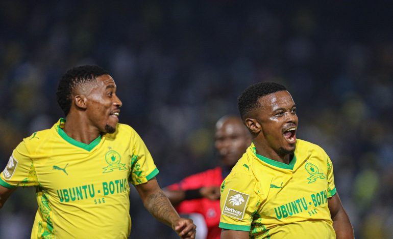 Monnapule Saleng celebrate with Teboho Mokoena against Marumo Gallants