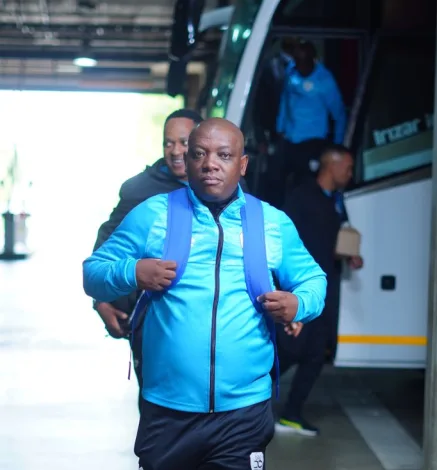 Pitso Dladla coming out of the bus