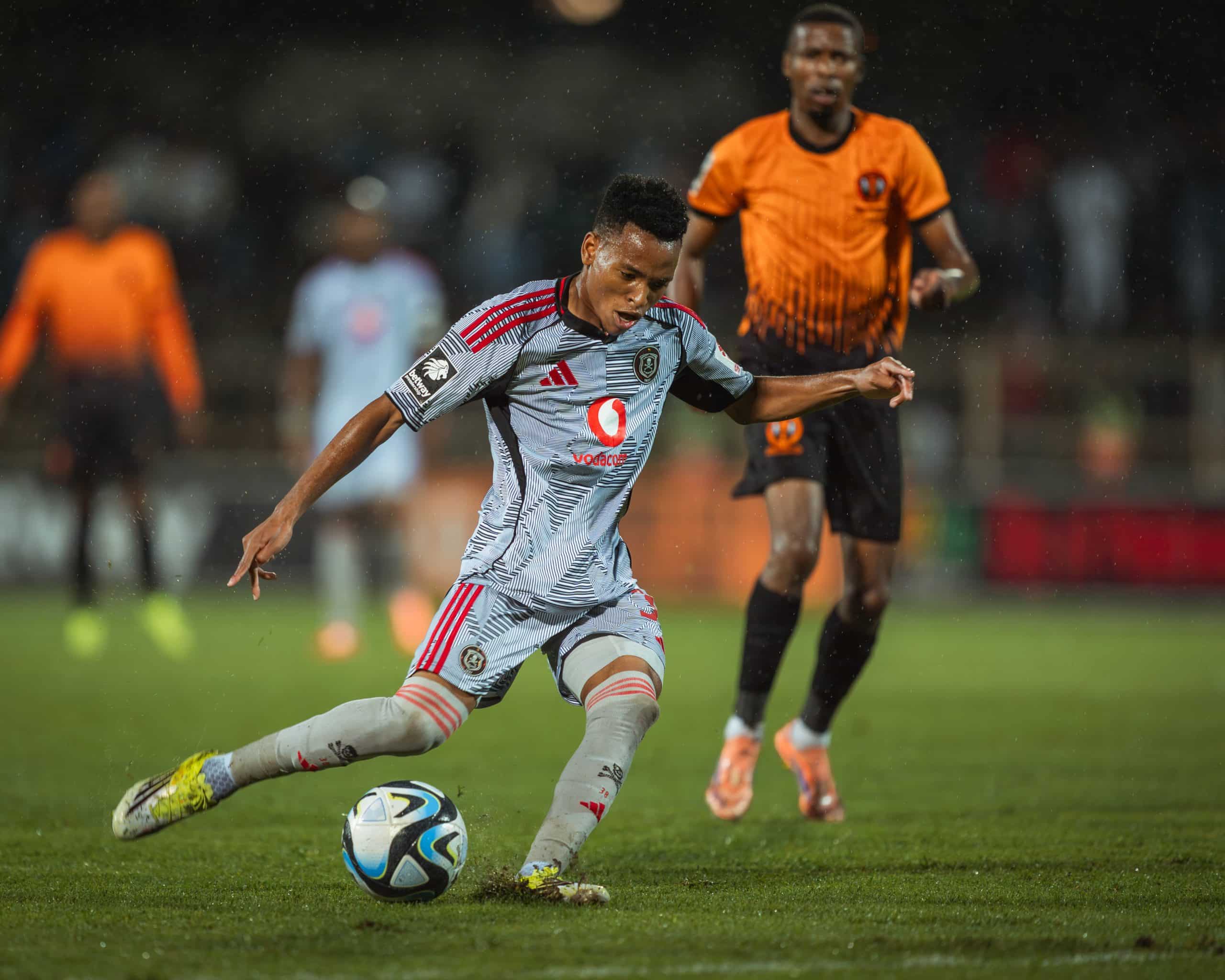 Mofokeng Credits Fan Criticism For Thrashing Of Galaxy