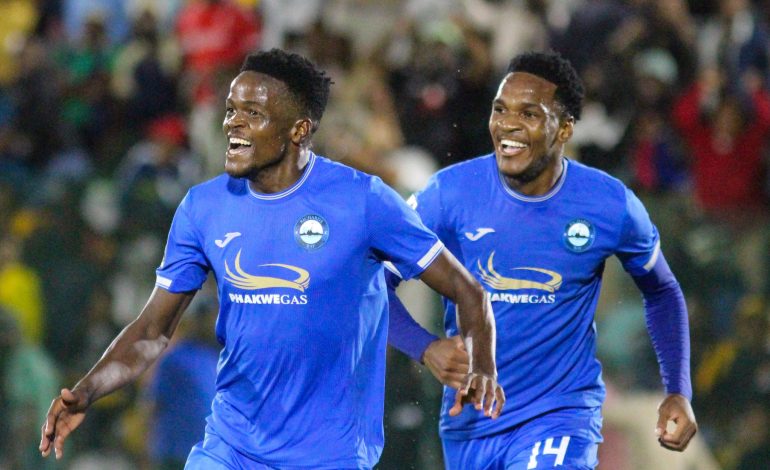Thulani Gumede celebrate against Kaizer Chiefs