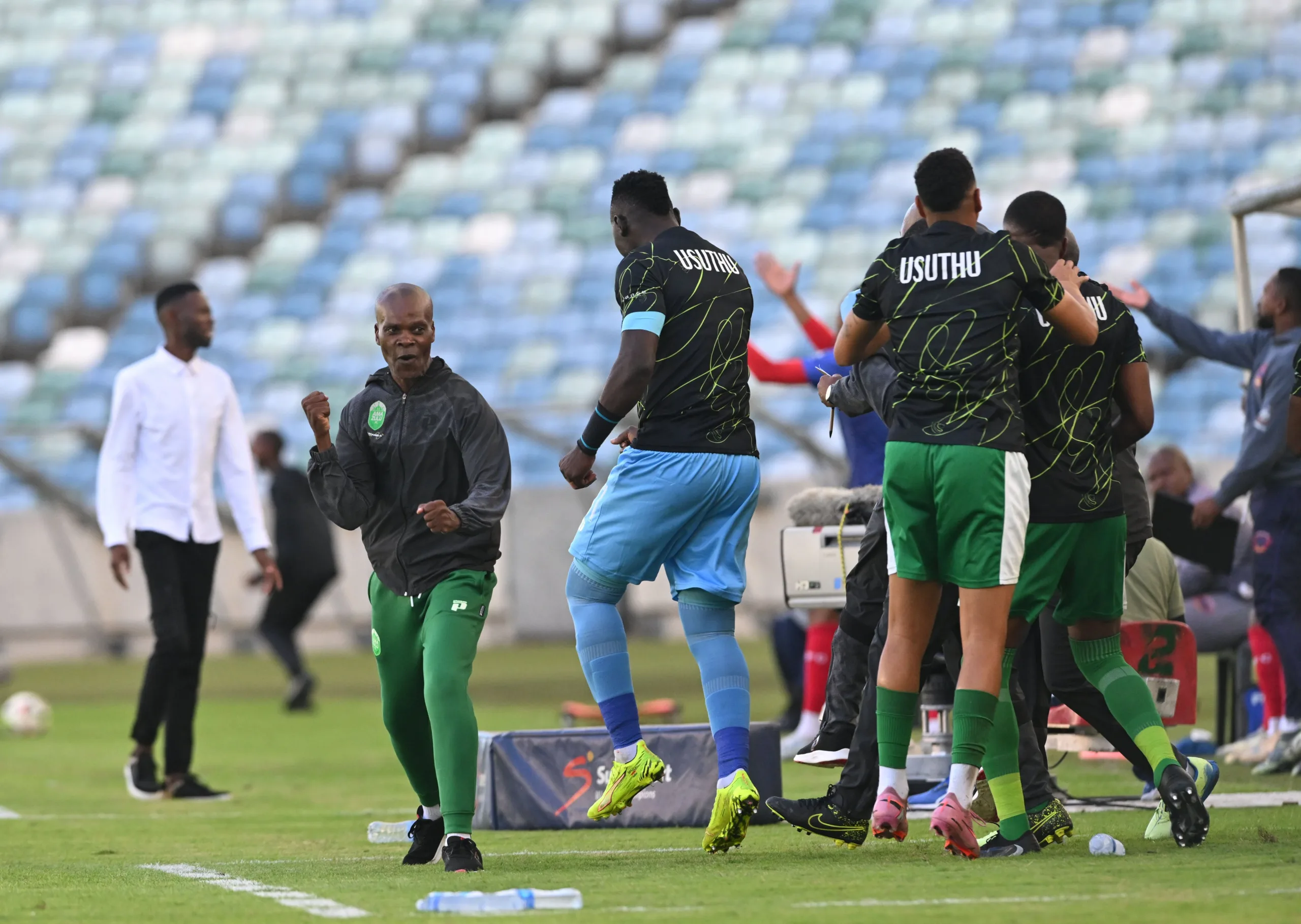 Arthur Zwane celebrate bing win over Chippa United