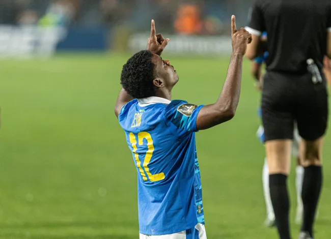 Brayan Leon celebrate against Esperance