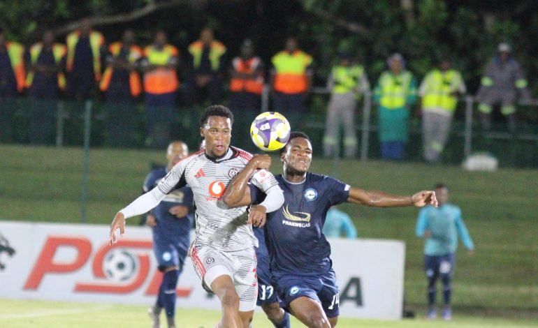 Lebone Seema battling with Lundi Mahala