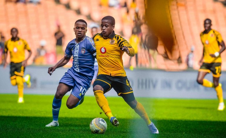 Lights Out At FNB! Chiefs Overcome 30-Minute Power Failure To Crush Galaxy Hoodoo 1 Siphesihle Maduna battling with Wandile Duba