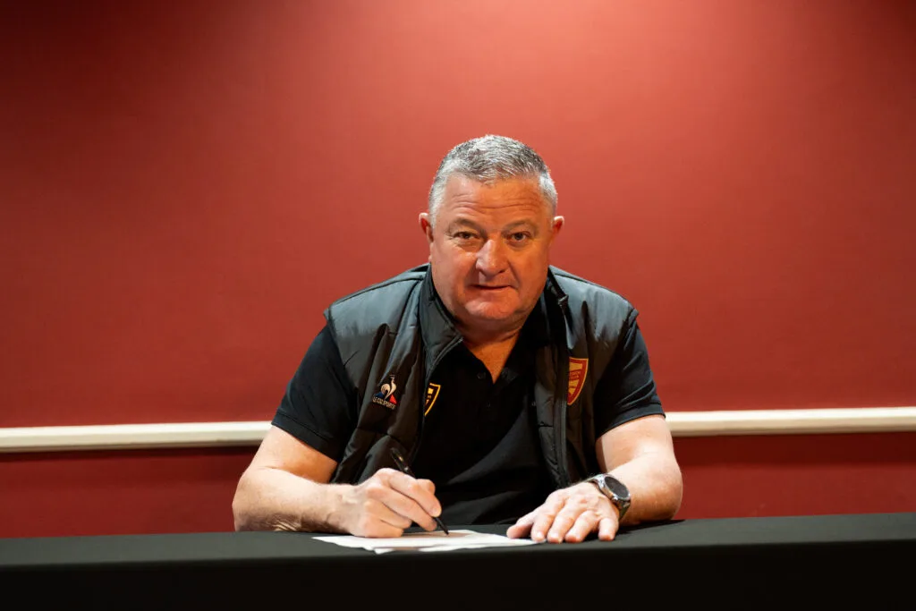 Gavin Hunt sign contract extension