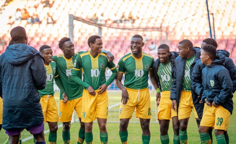 Pirates Target Arrows Duo Cisse And Ndlovu 2 Isaac Cisse and rest of Arrows players