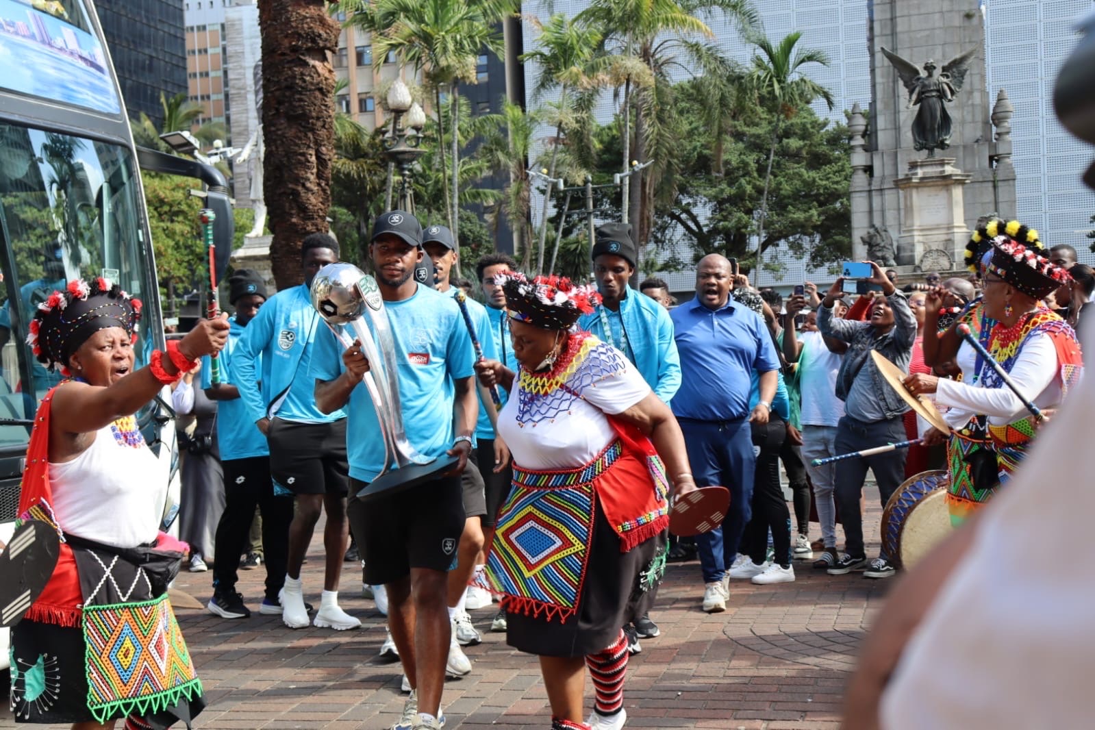 Pure Scenes! Durban Stands Still As ‘The Citizens’ Bring The Nedbank Cup Home