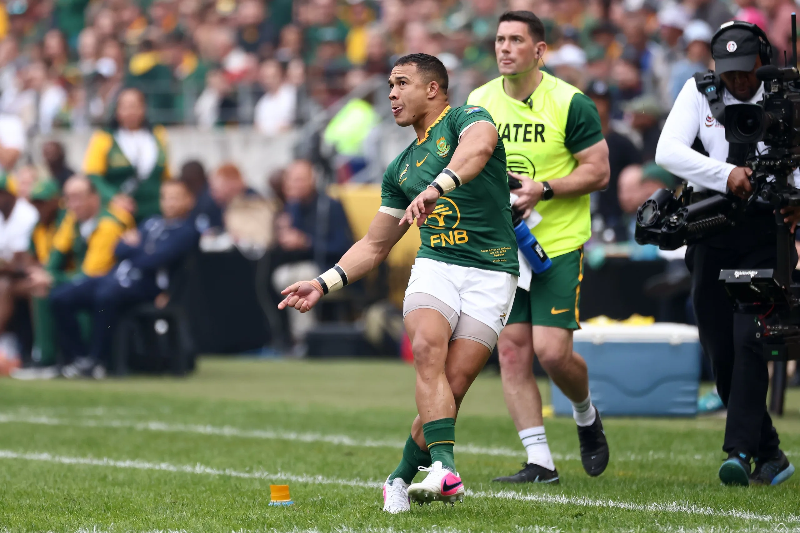 Cheslin Kolbe converting a try