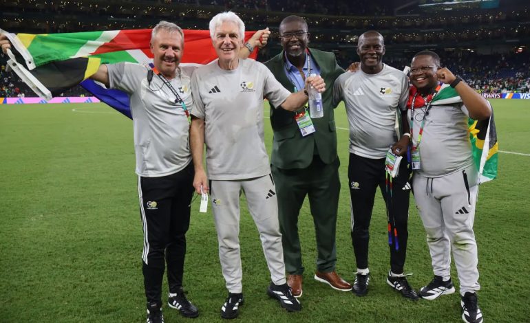 Hugo Broos, Grant Jonhson, Errol Madlala, Helman Mkhalele, Sine Mali