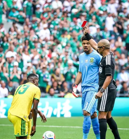 "This Is Not Tennis" – McKenzie Defends Under-Fire Sithole After Red Card Nightmare 2 Sphephelo Sithole sent off one