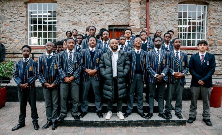 "Bringing The Bar To Them" — Bavuma Marks 10 Years of His Foundation With Brilliant New Alexandra Initiative 2 Temba Bavuma alongside pupils for his foundation