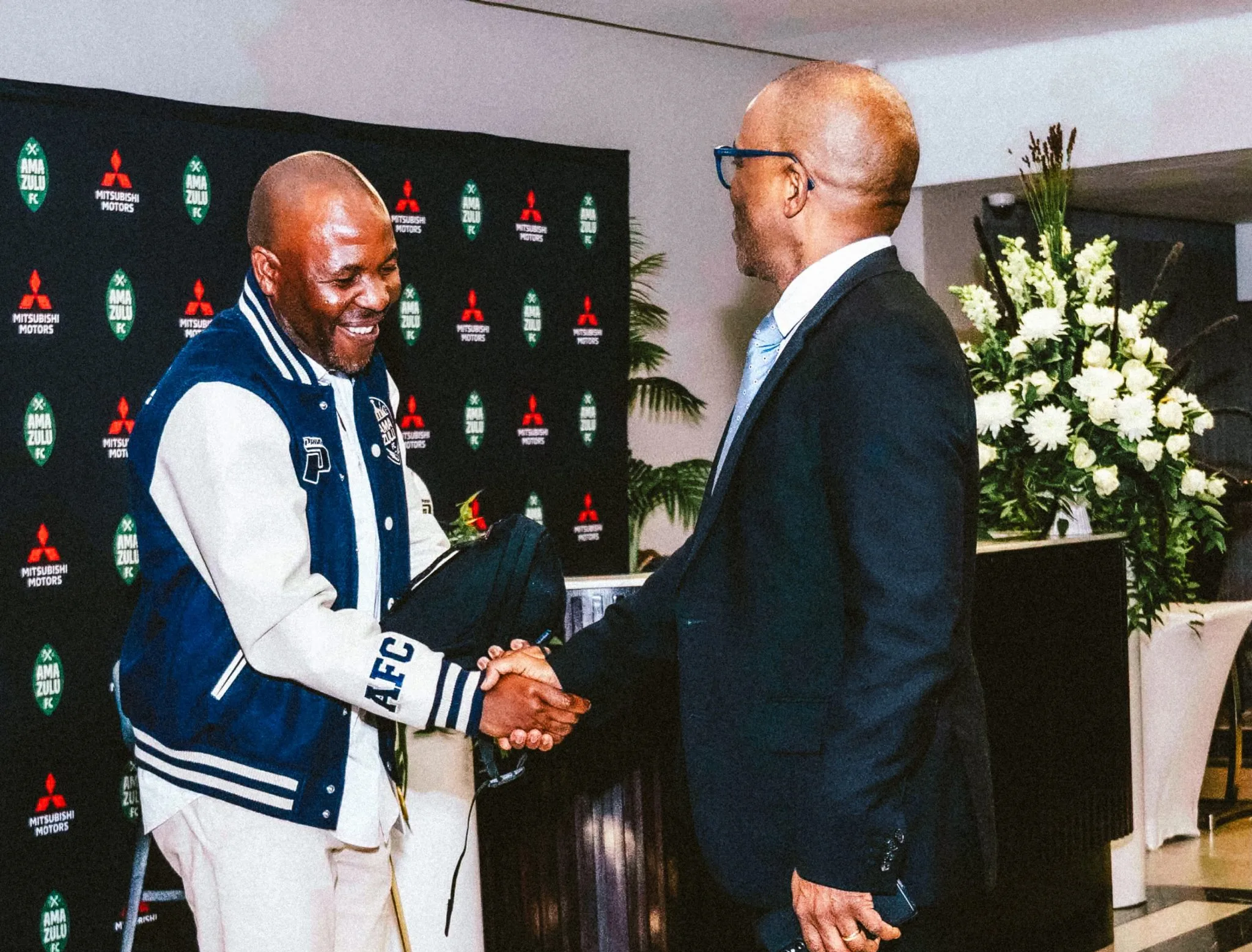 AmaZulu Confirm Signing Of Former Pirates Winger 3 Siboniso Vilakazi with Sandile Zungu