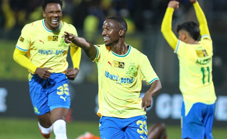 "He Smells The Moment": Cardoso Hails Mailula’s Heroics After Scoring Against Chiefs 2 Cassius Mailula celebrate against Polokwane City