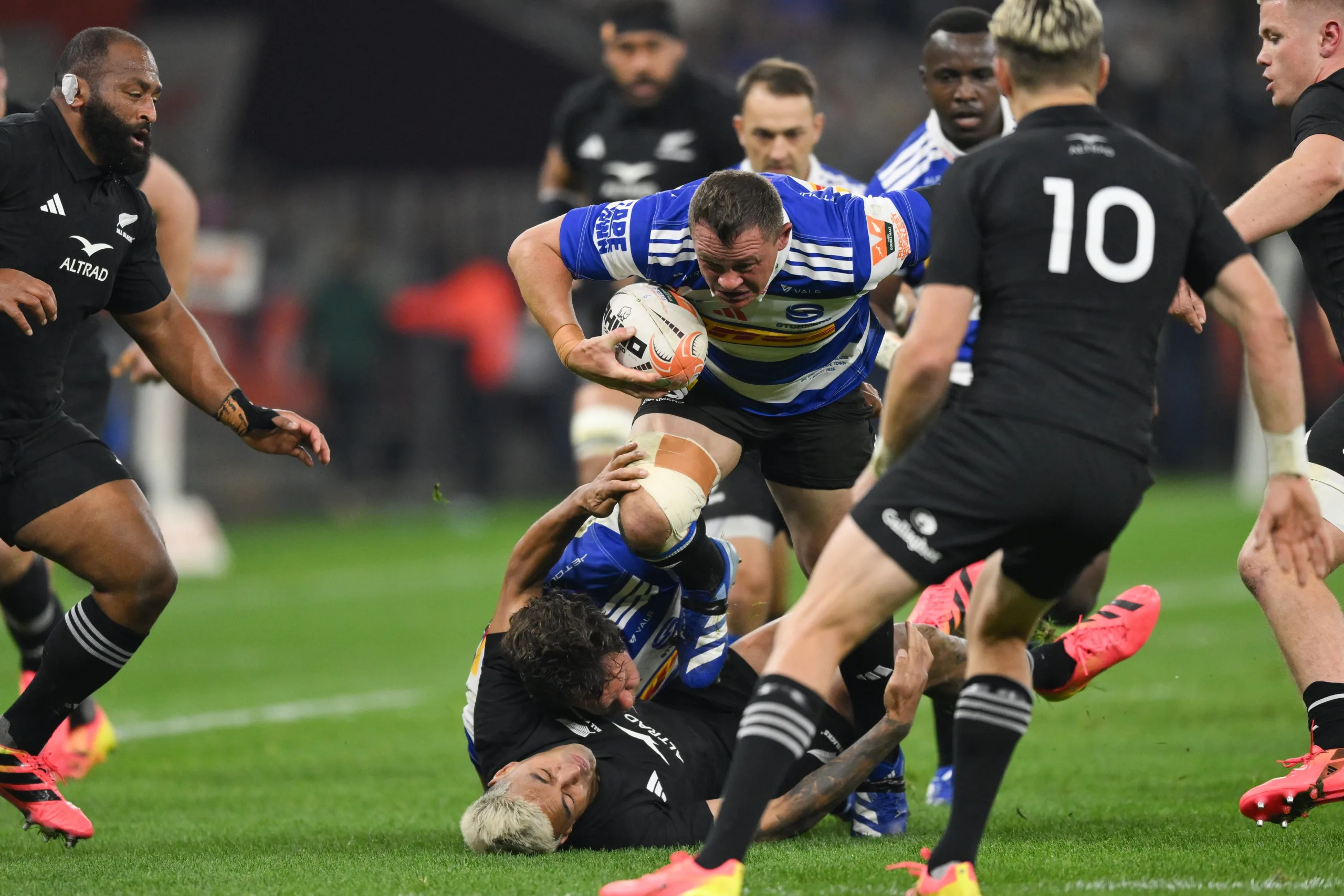 "What Are We Meant To Do?" – Dobson Reacts As Stormers Suffer Brutal Double Scrumhalf Disaster 3 Deon Fourie against All Blacks