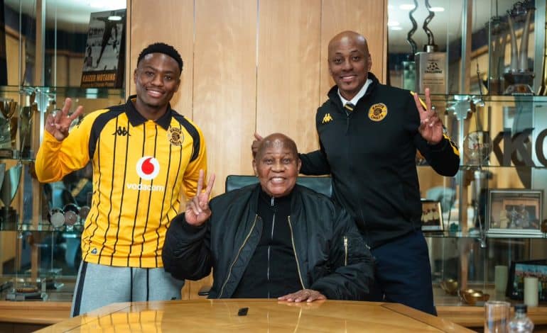 Langelihle Phili unveiled by Chiefs one