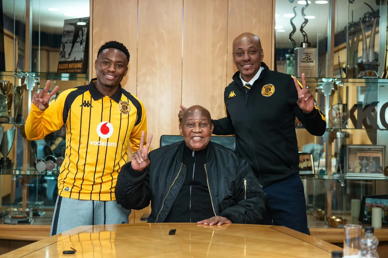 Chiefs Confirm Phili Signing As Du Preez And Msimango Join Stellenbosch 3 Langelihle Phili unveiled by Chiefs one