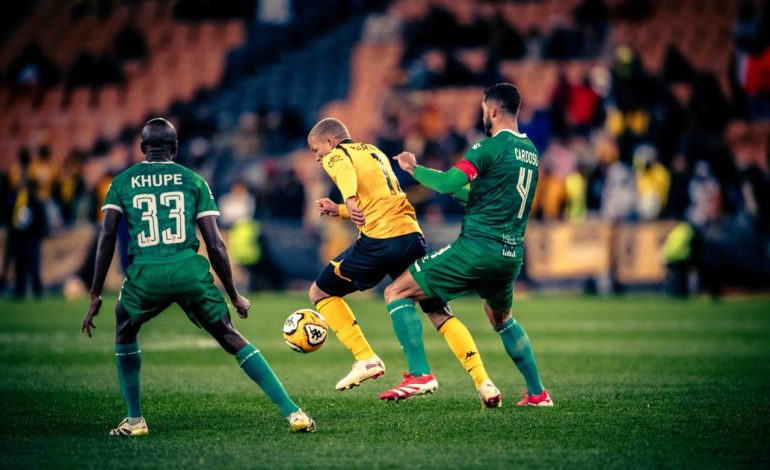 Luke Baartman battling Givemore Khupe and Daniel Cardoso