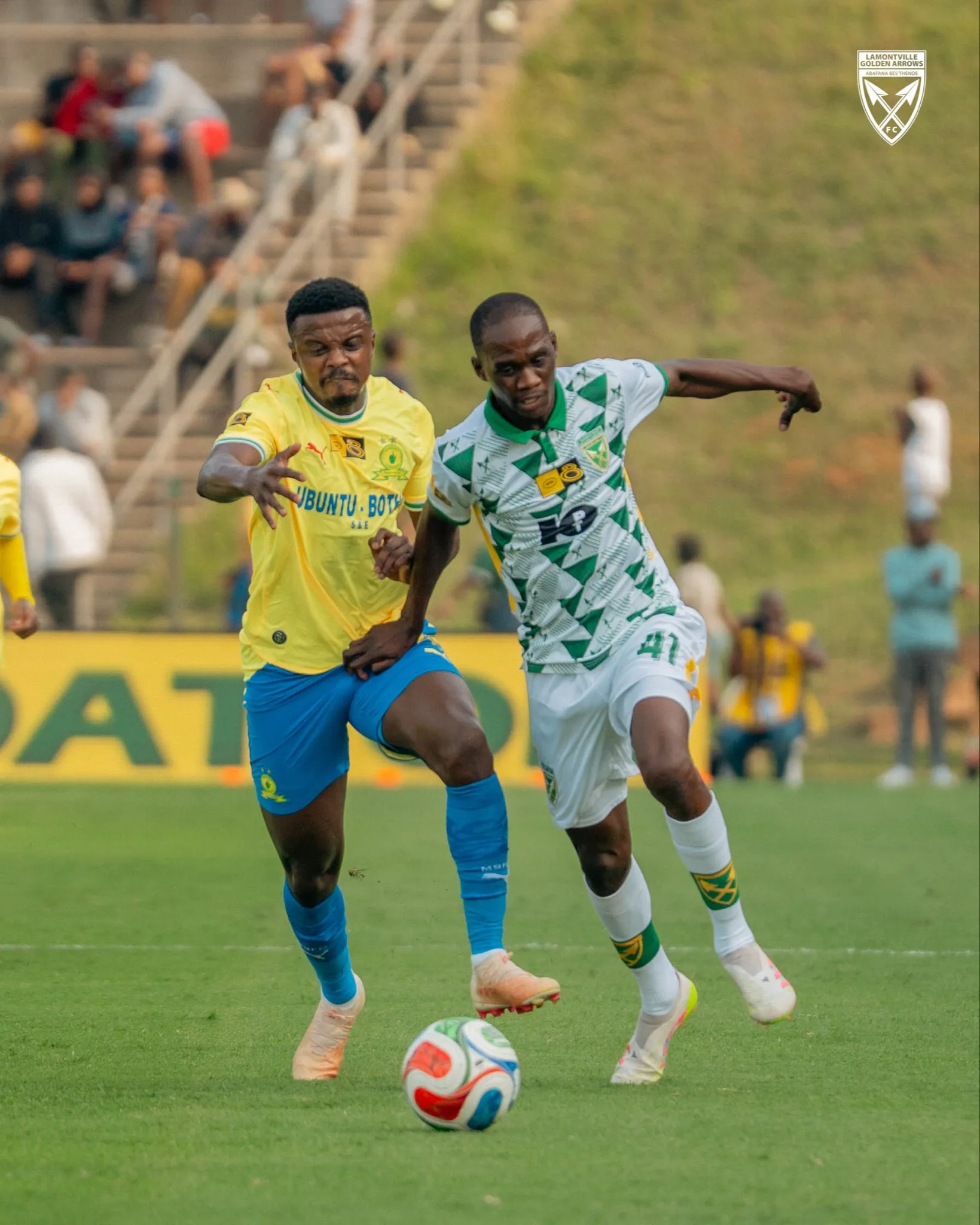Nhlanhla Zwane battling with Teboho Mokoena