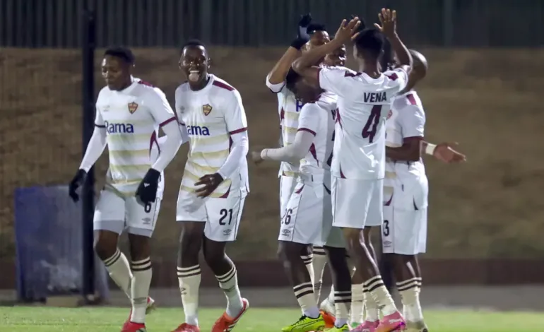 Sinoxolo Kwayiba celebrate for Stellenbosch