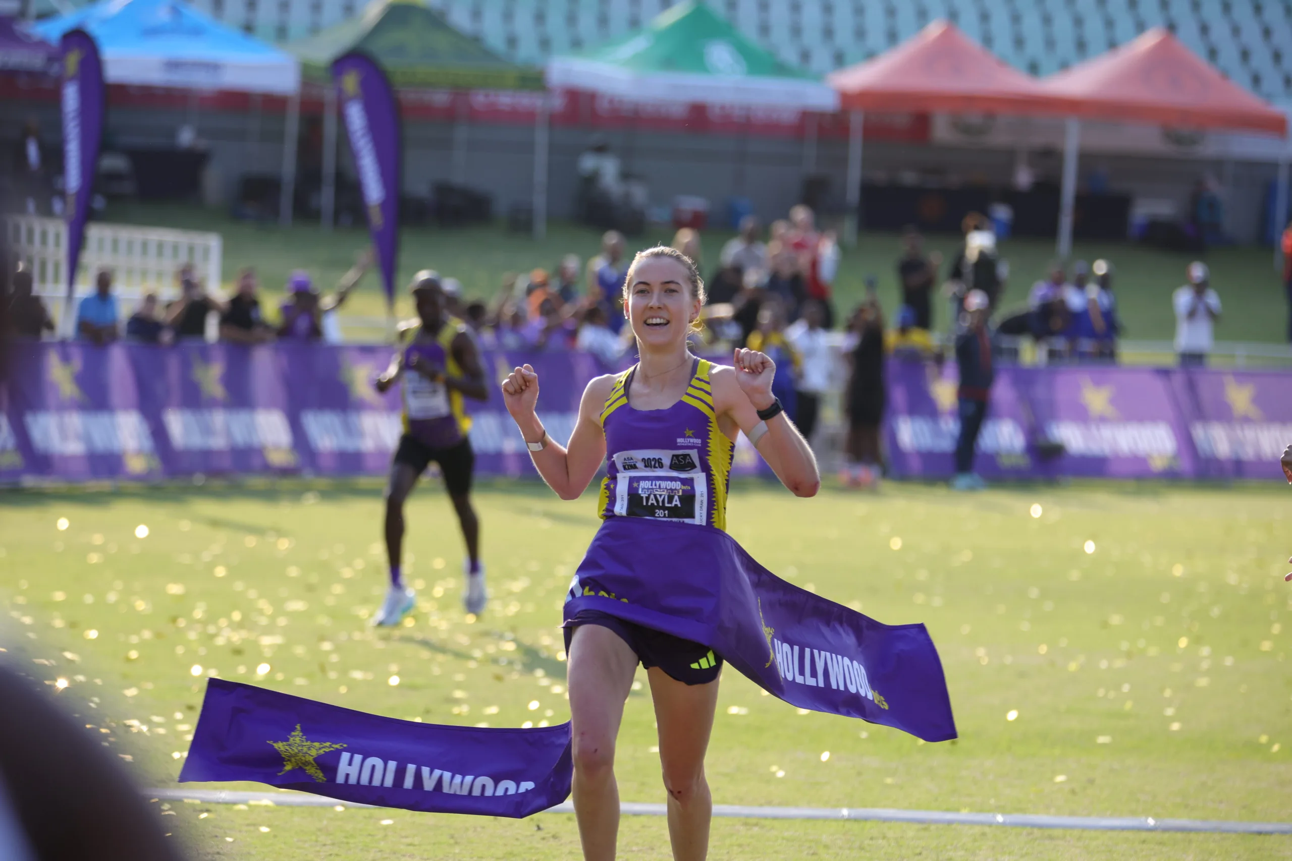 Smashed Record, Took A Fall: Kavanagh Battles Wind And Tumble To Win Hollywoodbets Durban 10km 3 Tayla Kavanagh wins Hollywoodbest 10ks