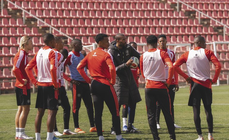 Abdelsam Ouaddou along with his players