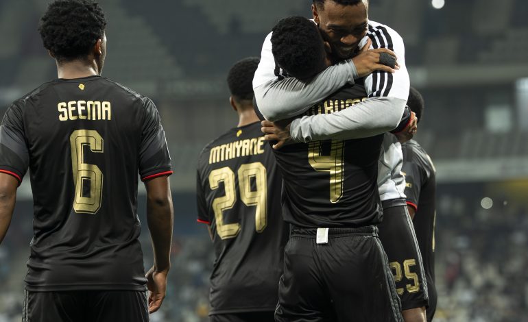 Boitumelo Radiopane hugging Yanela Mbuthum