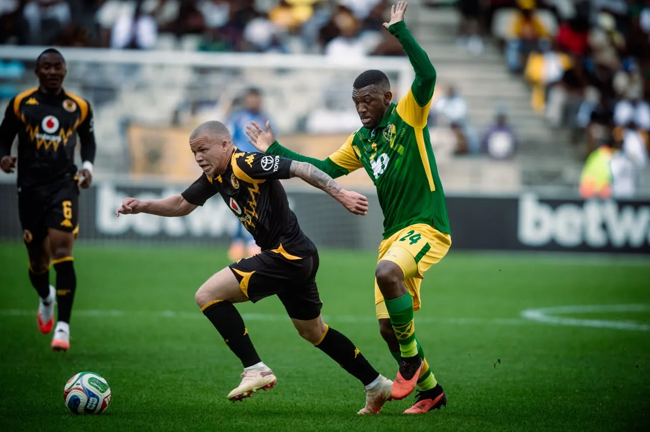 Maboe Penalty Saved As Arrows Frustrate Chiefs 3 Luke Baartman battling Nqobeko Dlamini
