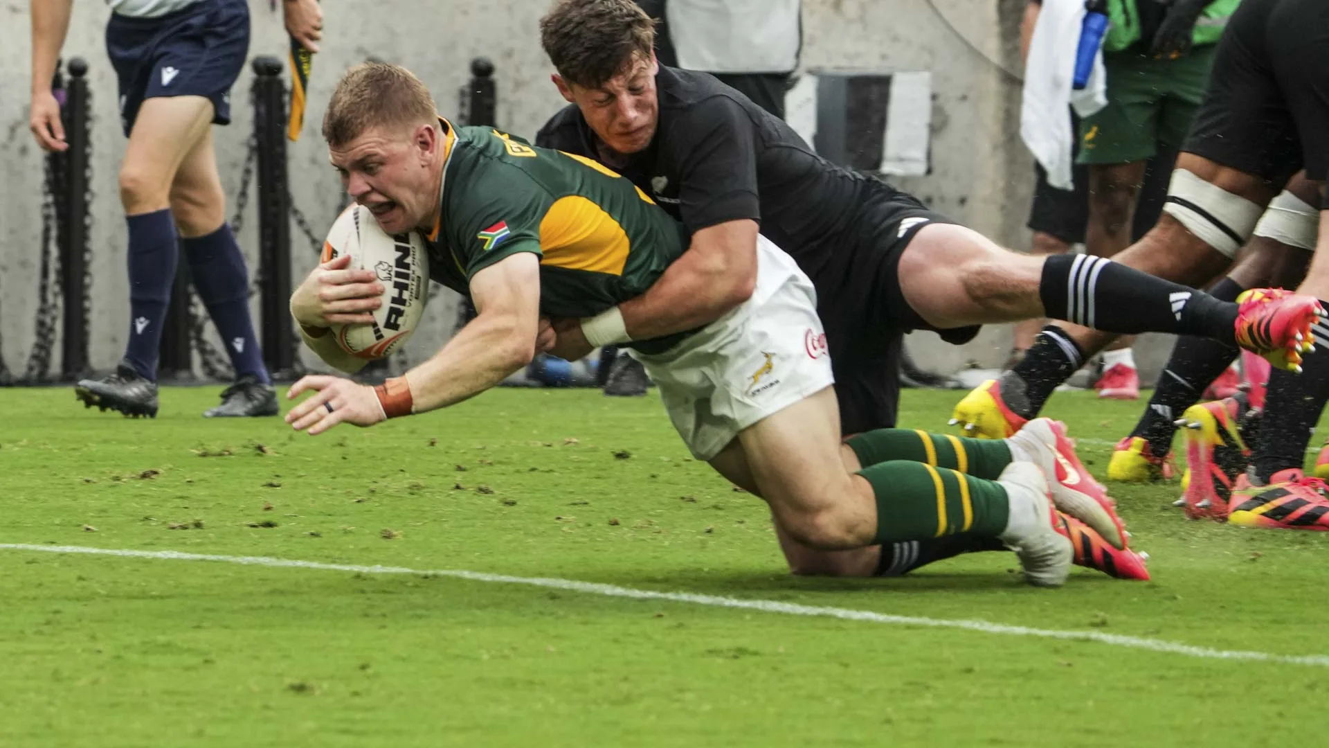 Springboks Beat All Blacks In Baltimore To Win Rugby’s Greatest Rivalry Series 3 Morne Van Berg scoring a try against All Blacks in Baltimore