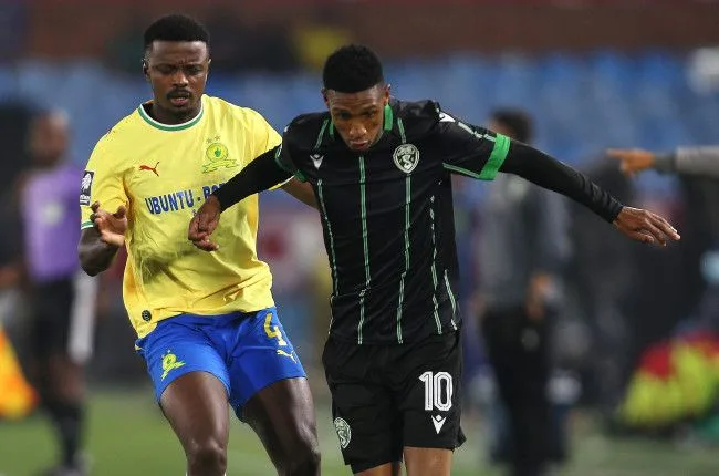 Vincent Pule battling with Mokoena
