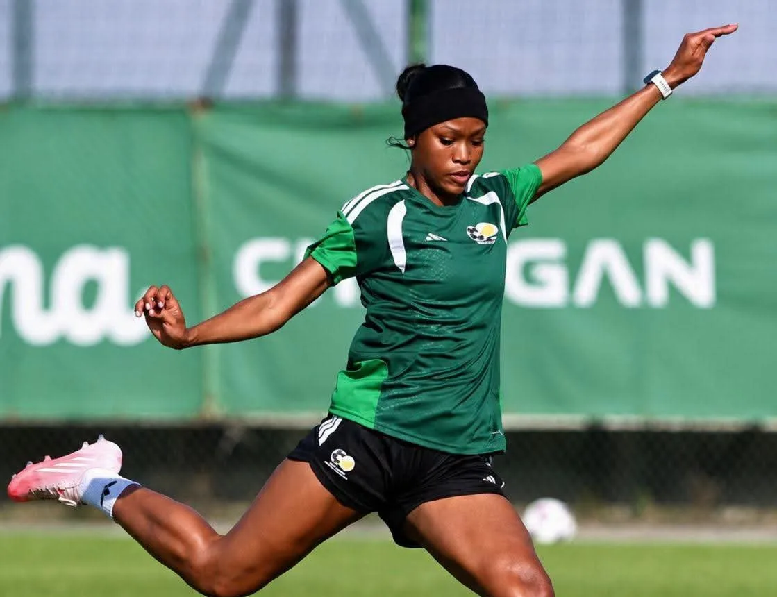 5 Goals Across Two Legs! Super-Sub Donnelly Powers Banyana Into Next Round 3 Ronnel Donnelly at Banyana training