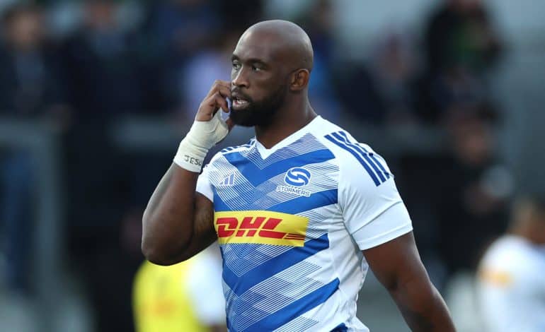 Siya Kolisi walking before Stormers match