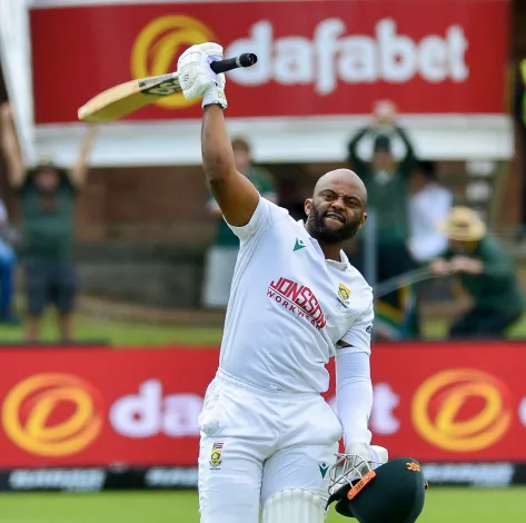 Temba Bavuma lifting bat